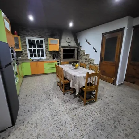 Casa Sara 2 アパート
